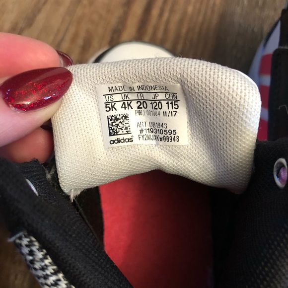 adidas - Like New Girls Adidas - Picture 6 of 6